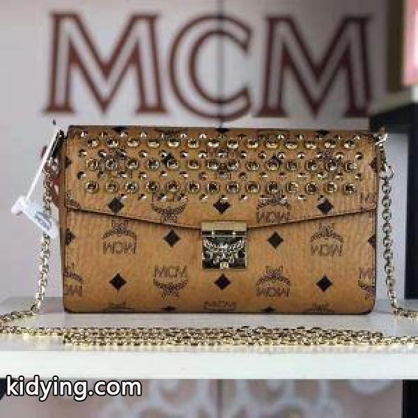 秋先取りコーデを楽しもう 2019年秋冬最新のトレンド エムシーエム MCM 斜め掛けバッグ 2色可選_エムシーエム コピー MCM_ブランド コピー 激安(日本最大級)-1