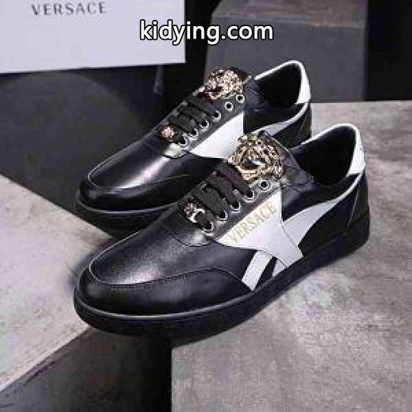 使い勝手も抜群！ 2色選択可 暖かさと軽さを兼ね備えた ヴェルサーチVERSACE 2018最新入荷 ランニングシューズ_ヴェルサーチ VERSACE_ブランド コピー 激安(日本最大級)-0