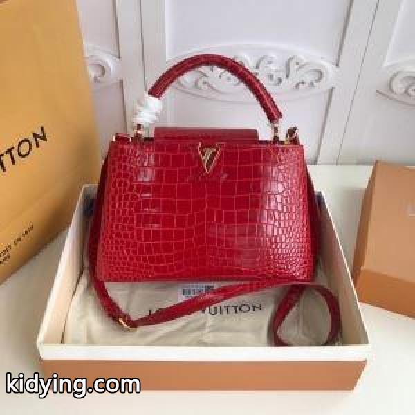 ハンドバッグ 2色可選 ルイ ヴィトン LOUIS VUITTON 2019秋冬におしゃれな着こなし 季節感溢れる秋らしいコーデ_ルイ ヴィトン LOUIS VUITTON_ブランド コピー 激安(日本最大級)-1