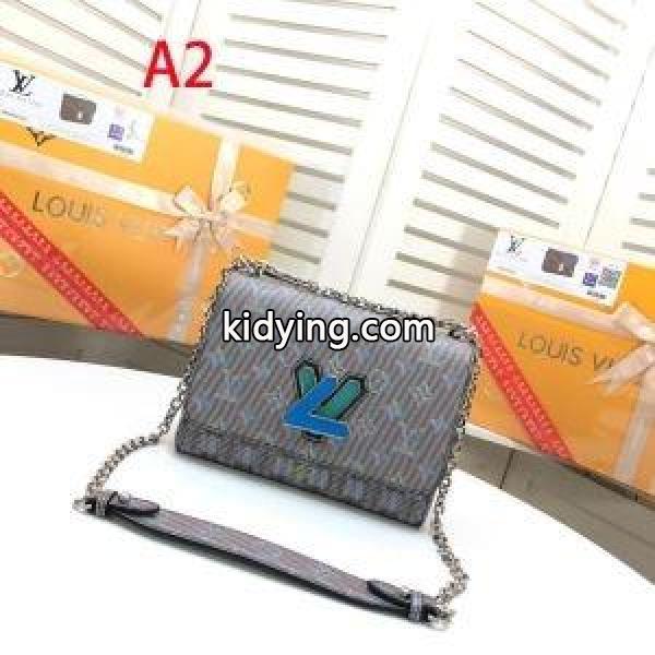 2019秋冬におすすめ着こなし ナチュラルコーデに使いやすい ルイ ヴィトン LOUIS VUITTON 斜め掛けバッグ 2色可選_ルイ ヴィトン LOUIS VUITTON_ブランド コピー 激安(日本最大級)-1