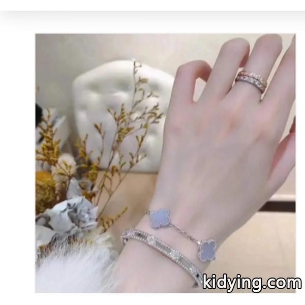 【雑誌掲載】ヴァン クリーフブレスレットコピーVAN CLEEF & ARPELS 2025春夏新作 レディース-0