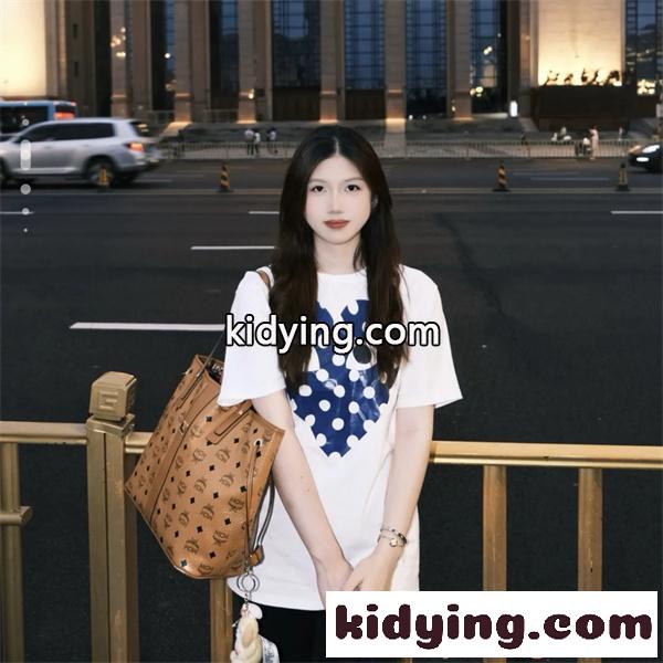 コムデギャルソン プレイ 激安 COMME des GARÇONS PLAY Tシャツ 半袖 ドットハート ビッグロゴ 個性派 グラフィック ユニセックス 快適 コットン ホワイト-0