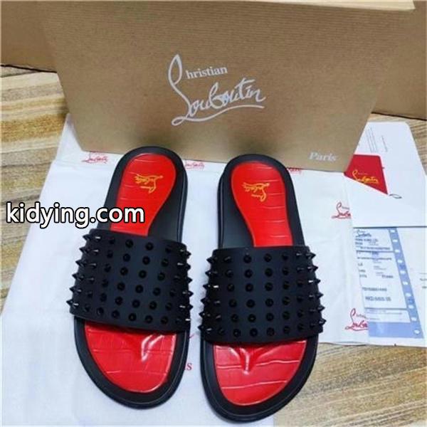 Christian Louboutin 激安 メンズ スタッズ装飾 レッドインソール スライドサンダル 刺繍ロゴ 高級ラグジュアリー シャワーサンダル-2