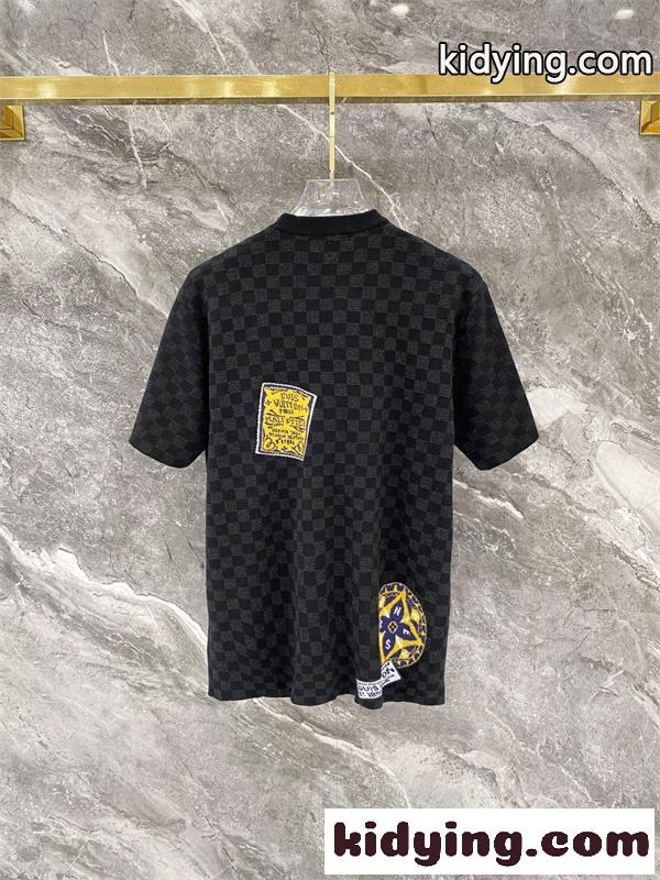 ブラック 半袖ニットTシャツ Louis Vuitton ダミエ調総柄 ルイヴィトン コピー マルチパッチ刺繍 クルーネック ロゴデザイン-7