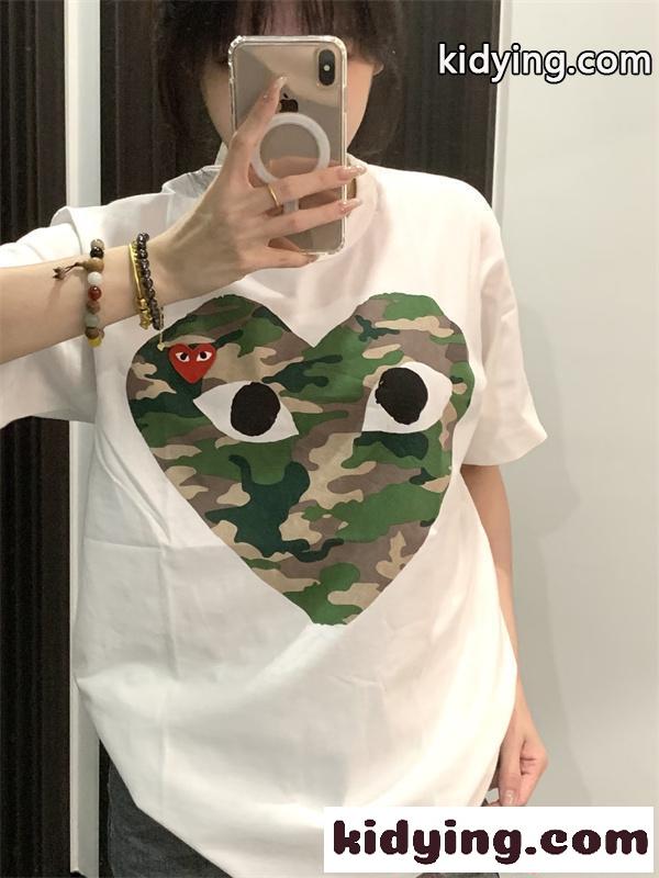 コムデギャルソン プレイ COMME des GARÇONS PLAY Tシャツ 半袖 迷彩ハート カモフラージュ 激安 ビッグロゴ インパクト ペア対応 男女兼用 コットン 白 黒-2