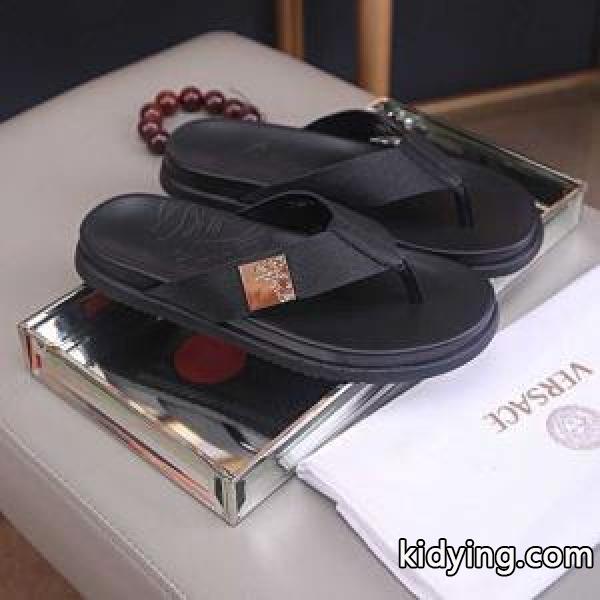 先シーズンに引き続き新品 サンダル 2019年春夏ファッションに最も ヴェルサーチ絶対に抑えておきたいトレンド VERSACE_ヴェルサーチ VERSACE_ブランド コピー 激安(日本最大級)-0