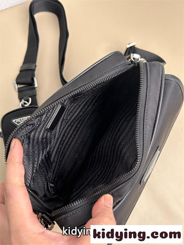 ショルダーバッグ PRADA コピー バッグ 本革 トライアングルディテール プラダ ブラック 取り外しミニポーチ付き 軽量 防水風-8