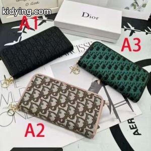 ディオール 今年らしいトレンド感のある着こなし DIOR 落ち着いたコーデが楽しもう 3色可選 財布/ウォレット 2019秋冬におすすめ着こなし_ディオール DIOR_ブランド コピー 激安(日本最大級)-0