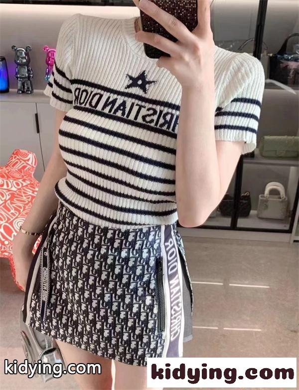 Dior ディオール コピー Ｔシャツ 半袖 ボーダーニット レディース ロゴ入り 春夏 カジュアル 高級感 上質-3