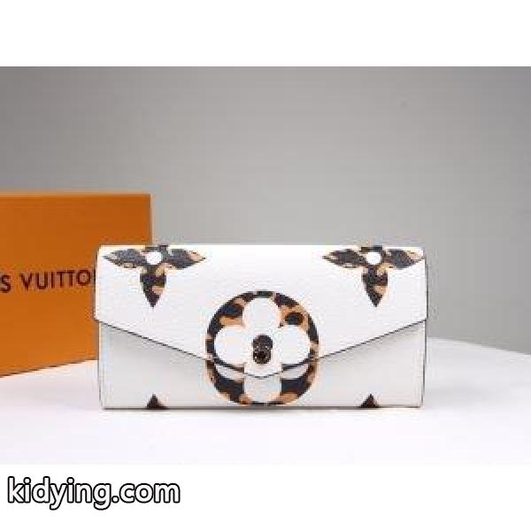 財布/ウォレット 秋のこなれカジュアルを思う ルイ ヴィトン 今年の秋冬のトレンドも意識 LOUIS VUITTON 寒い季節を彩るアイテム_ルイ ヴィトン LOUIS VUITTON_ブランド コピー 激安(日本最大級)-0