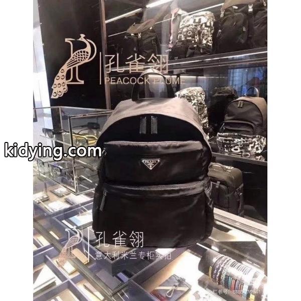 シンプル で エレガントな スクエアバック メンズ ブラック 人気商品 PRADA プラダ コピー-1