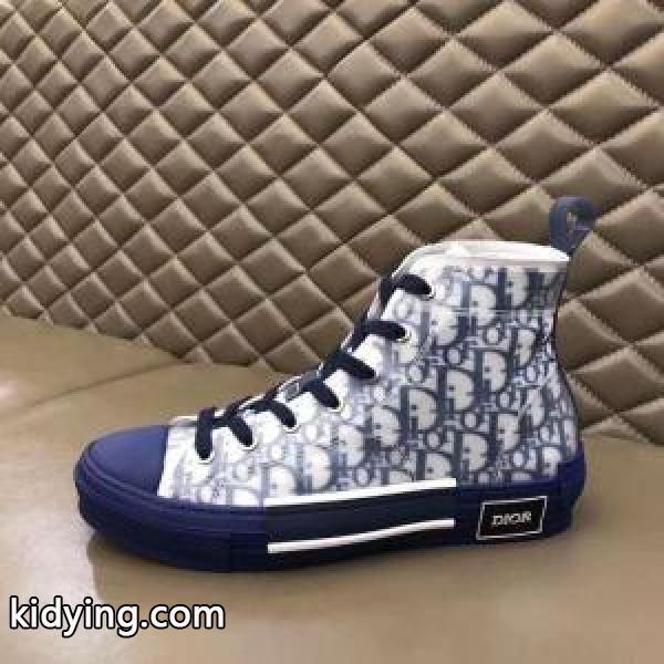 春夏のお出かけを軽快に ディオール DIOR 大人の軽やか春夏コーデ スニーカー 春夏の上品コーデ_ディオール DIOR_ブランド コピー 激安(日本最大級)-0