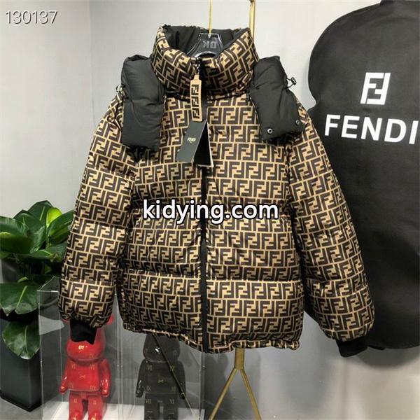 肌寒い季節に欠かせない ダウンジャケット メンズ 季節を感じた秋冬ファッション フェンディ FENDI 季節感溢れる秋らしいコーデ_フェンディ FENDダウン コピー 激安(日本最大級)-0