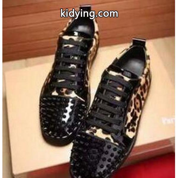 大人の雰囲気が漂う Christian Louboutin クリスチャンルブタン スーパーコピー靴 メンズ ブラック_クリスチャンルブタン CHRISTIAN LOUBOUTIN_ブランド コピー 激安(日本最大級)-0