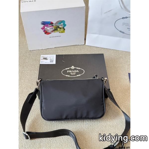 PRADA プラダ コピー 2026新作 モダン 洗練された ミニショルダーバッグ ブラック 限定-1