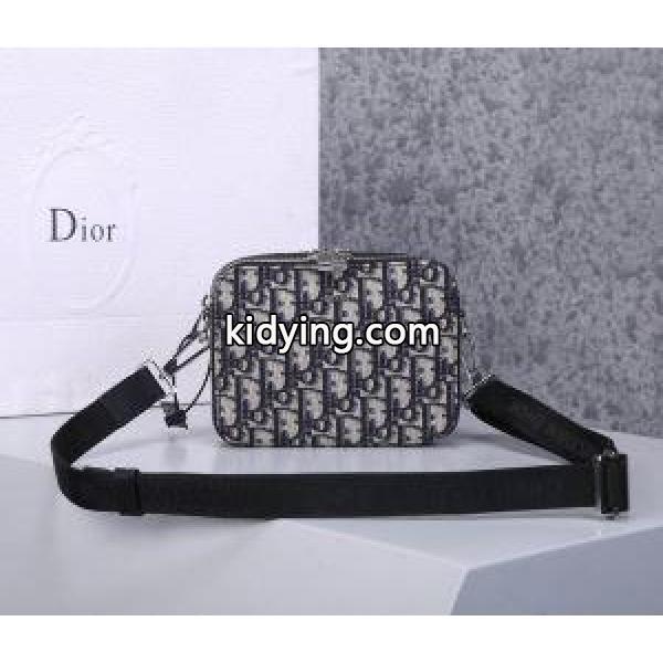普段着にも合わせやすい ディオール DIOR 気軽におしゃれが楽しめる ミニバッグ_ディオール DIOR_ブランド コピー 激安(日本最大級)-0