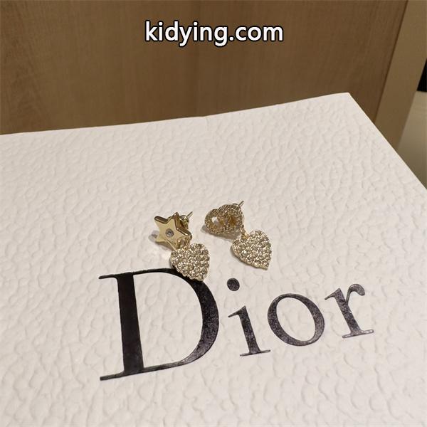 簡単に秋冬の季節感をアップ ディオール ピアス新作DIOR 街のおしゃれさんも愛用 ピアス ブランド コピー 激安(日本最大級)-0