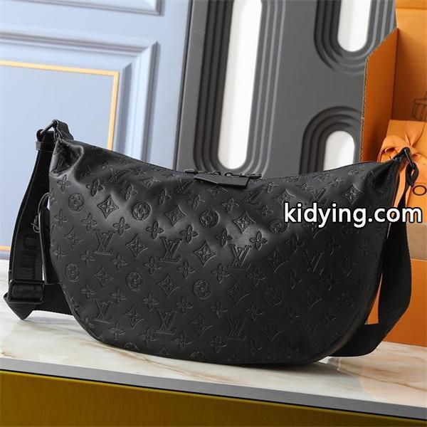 LOUIS VUITTON 偽物 ボディバッグ モノグラム エンボス ブラック レザー ルイヴィトン-0