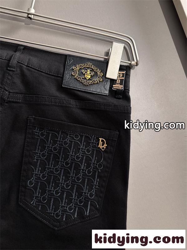 ディオール コピー デニムパンツ ロング丈 ホワイト ブラック 立体刺繍 ポケット 金属ロゴ装飾 細身シルエット-7