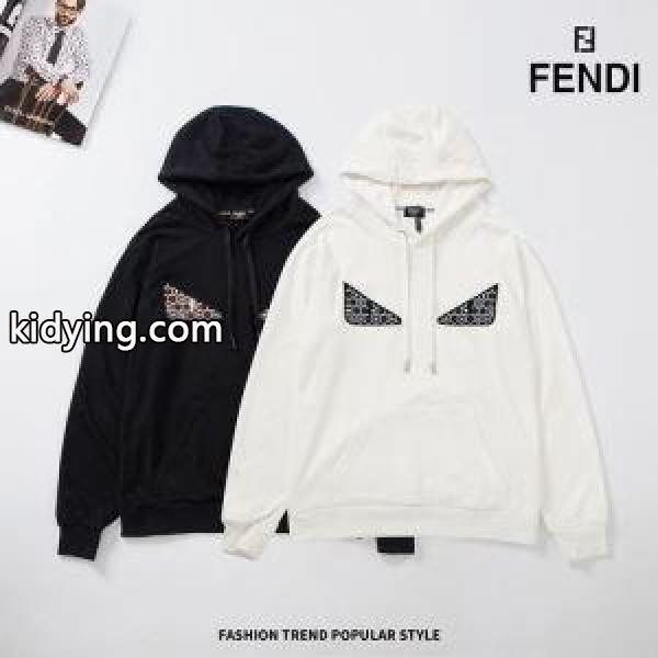 冬のコーデも上品なイメージにしてくれる パーカー フェンディ 冬ムードを盛り上げる FENDI 防寒とおしゃれを両立させるコーデ 冬コーデの名脇役_フェンディ FENDI_ブランド コピー 激安(日本最大級)-0