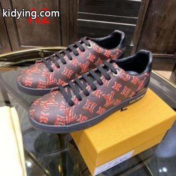 使いやすい大定番 スニーカー 3色可選 爽やかなコーデにぴったり LOUIS VUITTON 通勤向けのコーデにも_ルイ ヴィトン LOUIS VUITTON_ブランド コピー 激安(日本最大級)-1