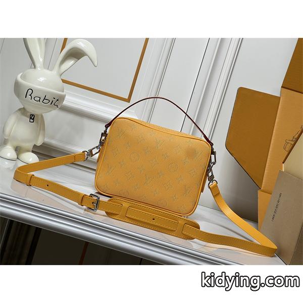 注目必至 カラフル映え 軽快 カメラバッグ LOUIS VUITTON ルイヴィトン コピー-4