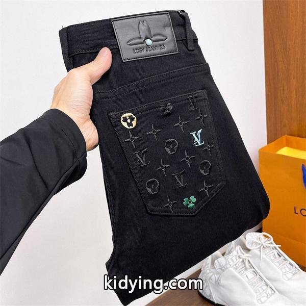 Louis Vuitton ルイヴィトン コピー ブラックデニム 秋冬スタイルおすすめ  モノグラム刺繍デザイン-0