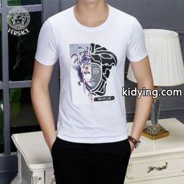 大人買いする方も多い ヴェルサーチVERSACE 2019年トレンド感が強い Tシャツ/ティーシャツ 2色可選_ヴェルサーチ VERSACE_ブランド コピー 激安(日本最大級)-1