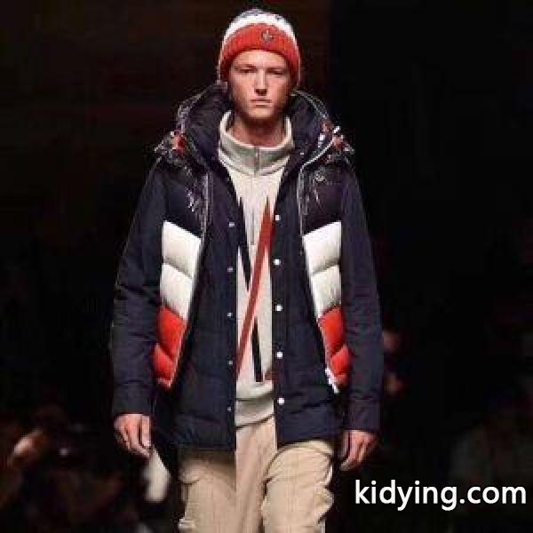 2018人気度高めの新作 モンクレール MONCLER 多色使いが魅力の ダウンジャケット メンズ_モンクレール MONCLER_ブランド コピー 激安(日本最大級)-0