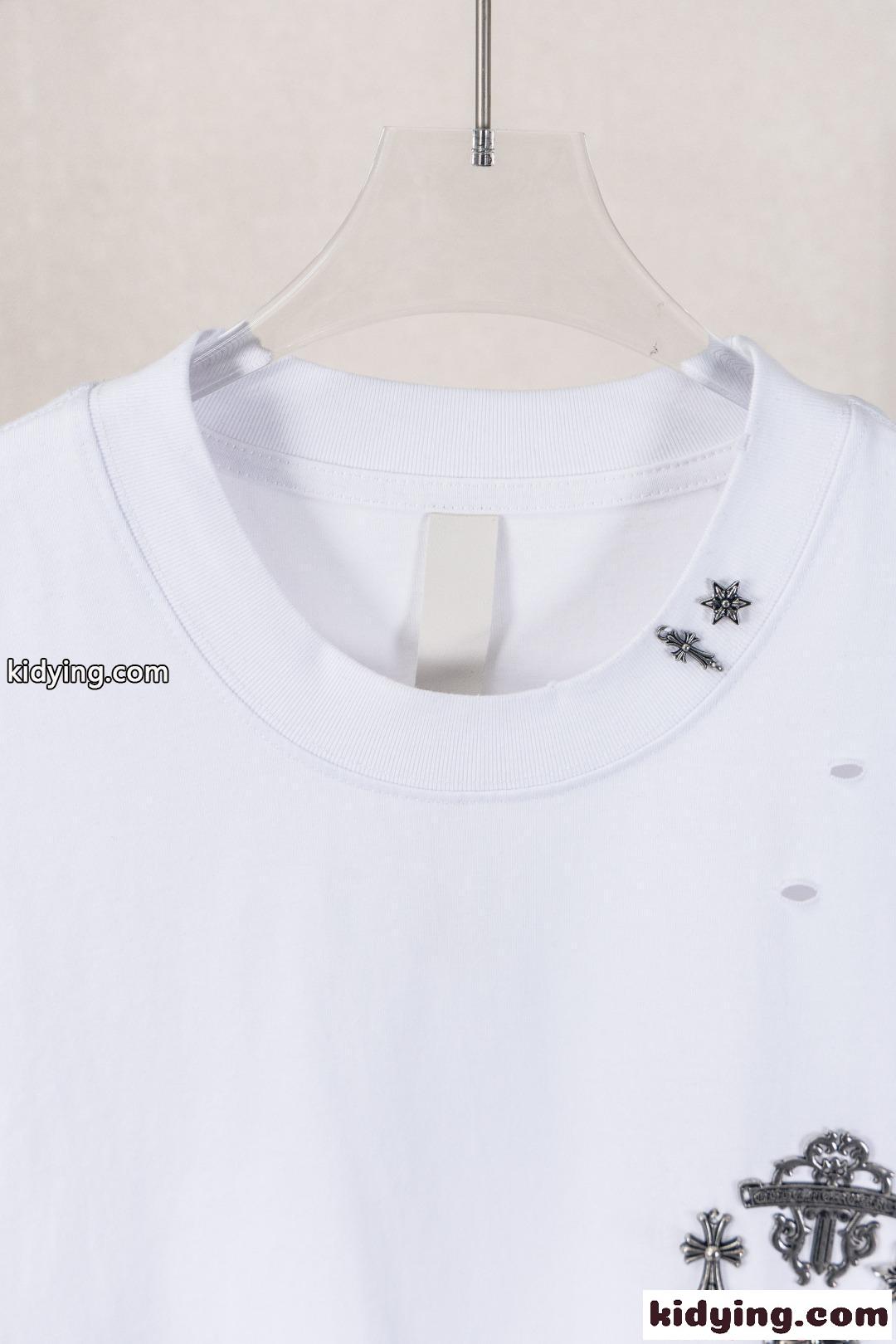 ノースリーブTシャツ ホワイト クロムハーツ コピー Chrome Hearts ダメージ加工 破れデザイン メタルクロス装飾 スタッズ風パーツ ワンポイントロゴ 綿素材 通気性 クルーネック ルーズシルエット ストリート ユニセックス 夏人気-2