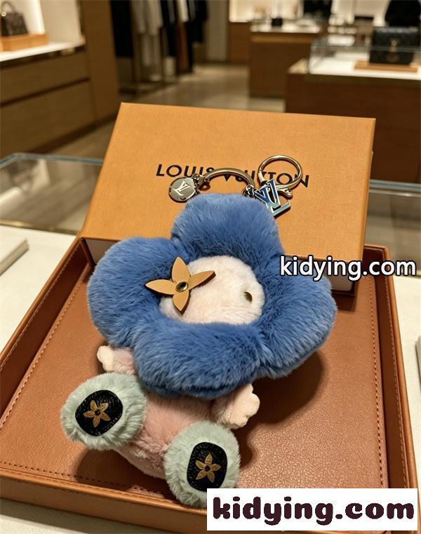 芸能人愛用2026トレンドルイビトンキーホルダーコピーAnger Forestシリーズ人気LOUIS VUITTON-3