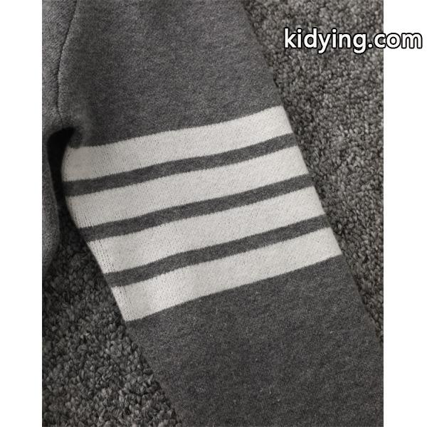 グレー × ブラック 2 色 白鳥柄 四条纹袖 円领 セーター トムブラウン Thom Browne コピー 秋冬可愛い 定番-7