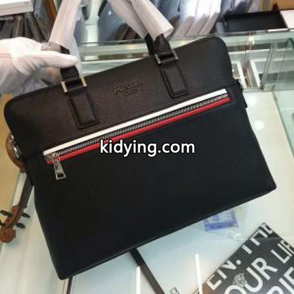 ハンドバッグ ムダな装飾を排したデザイン 2017秋冬 プラダ PRADA_プラダ メンズバッグ_バッグ メンズ_スーパーコピーブランド激安通販 専門店-0