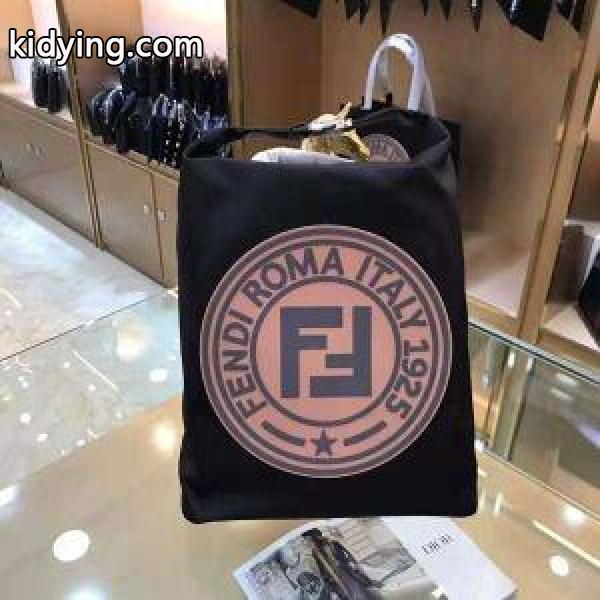 ハイグレード フェンディ ユニークなデザイン FENDI リュック 甘い輝きを放っ 今年流行_フェンディ FENDI_ブランド コピー 激安(日本最大級)-0