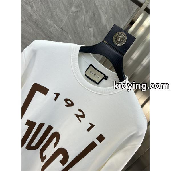 GUCCI スーパーコピー パーカー 1921 ロゴ 白 / 黒 グッチ ユニセックス ヴィンテージ風 2025秋冬コーデ-3