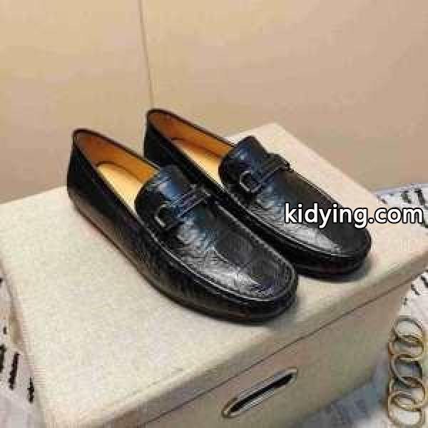 ローファー 遊び心たっぷり秋冬コーデサルヴァトーレフェラガモ 秋冬コーデに合わせやすい FERRAGAMO 着こなしの幅が広がる_フェラガモ FERRAGAMO_ブランド コピー 激安(日本最大級)-0