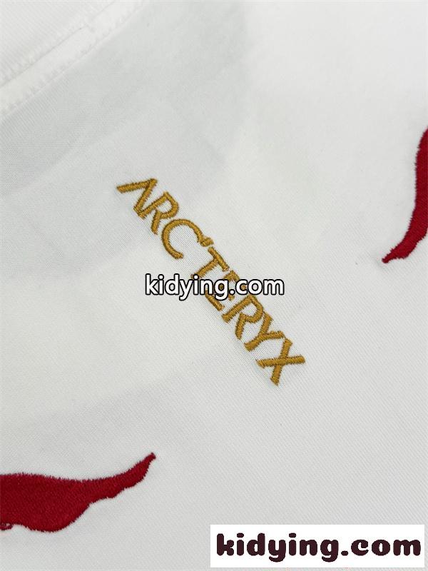 アークテリクス スーパーコピー ブラック刺繍 半袖Tシャツ ARCTERYX 高級感アクセント ミニマル洗練 軽量快適-8