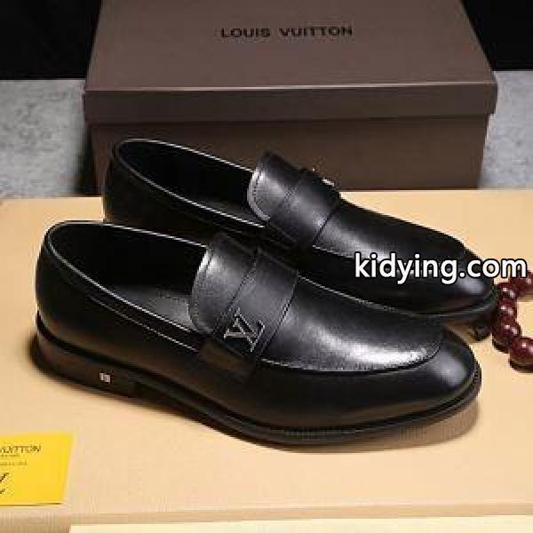 大人っぼい ルイ ヴィトン LOUIS VUITTON 2017秋冬季超人気 革靴_ルイ ヴィトン LOUIS VUITTON_ブランド コピー 激安(日本最大級)-0