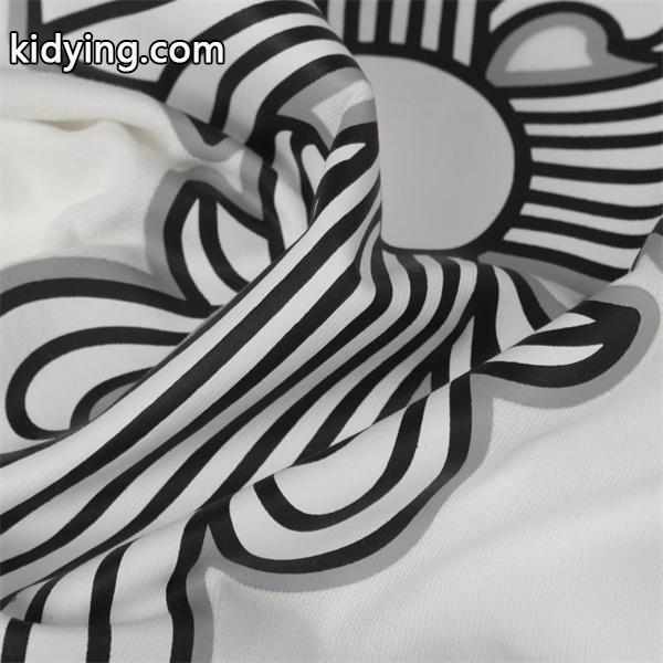 クロムハーツ 偽物 クラフト感 重視 シックデザイン 長袖Tシャツ バッククロスモチーフ CHROME HEARTS-0