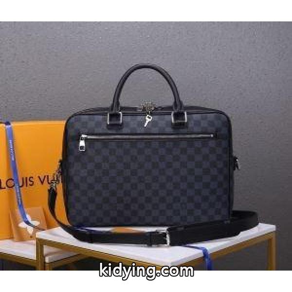 ルイ ヴィトン トレンドコーデを格上げ LOUIS VUITTON 春夏ならではのコーデに ビジネスバッグ_ルイ ヴィトン LOUIS VUITTON_ブランド コピー 激安(日本最大級)-0