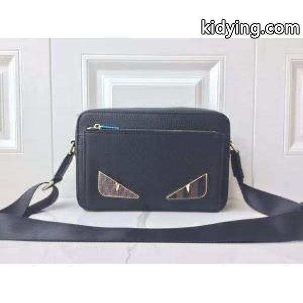 秋冬ファッションをおしゃれに着こなし　フェンディ 真冬には大注目　FENDI 最新秋冬トレント ミニバッグ 2019年秋冬最新のトレンド_フェンディ FENDI_ブランド コピー 激安(日本最大級)-0
