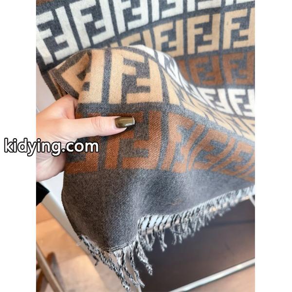 FENDI フェンディ コピー2025秋冬マストバイ・グレース調マフラー 注目キーワード-6