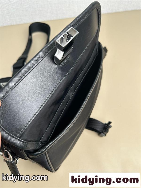 ショルダーバッグ PRADA コピー バッグ 本革 トライアングルディテール プラダ ブラック 取り外しミニポーチ付き 軽量 防水風-9