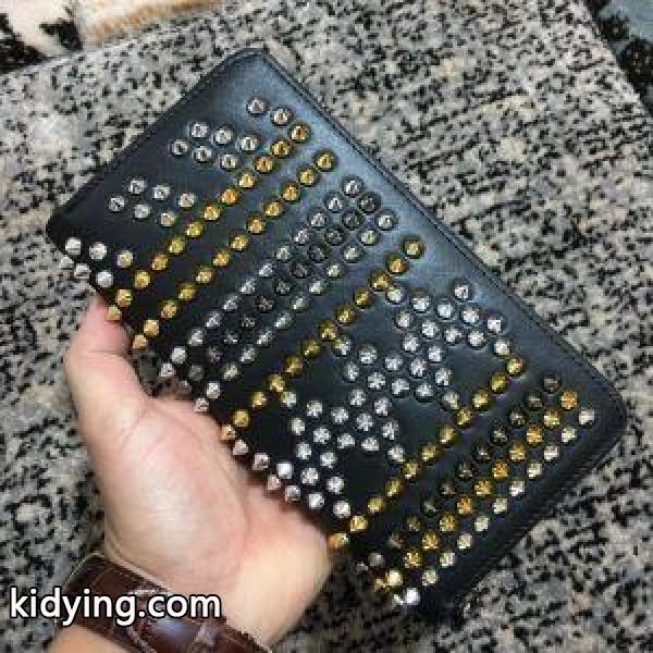 2018年春夏新作Christian Louboutinルブタンスーパーコピーブラック本革スパイクビジネス用スラウンドファスナー長財布-0