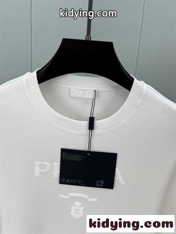PRADA 長袖Tシャツ エンボスロゴ 立体加工 ミニマルデザイン 高級感 シンプル プラダ コピー-2
