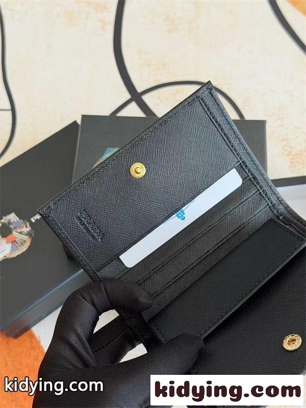 PRADA コピーサフィアーノレザー 二つ折り財布 ブラック コンパクト 高級感 プラダ ミニマルエレガンス-5