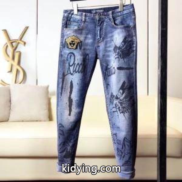 お洒落さんは取り入れてる ジーンズ 春夏の爽やかコーデに ヴェルサーチVERSACE_ヴェルサーチ VERSACE_ブランド コピー 激安(日本最大級)-0