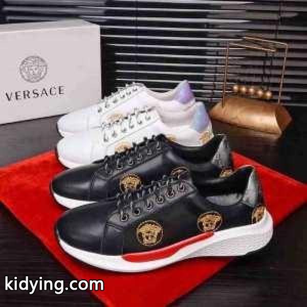 季節感溢れる秋らしいコーデ ヴェルサーチ 簡単にトレンド感のある VERSACE 街のおしゃれさんも愛用 ランニングシューズ_ヴェルサーチ VERSACE_ブランド コピー 激安(日本最大級)-0