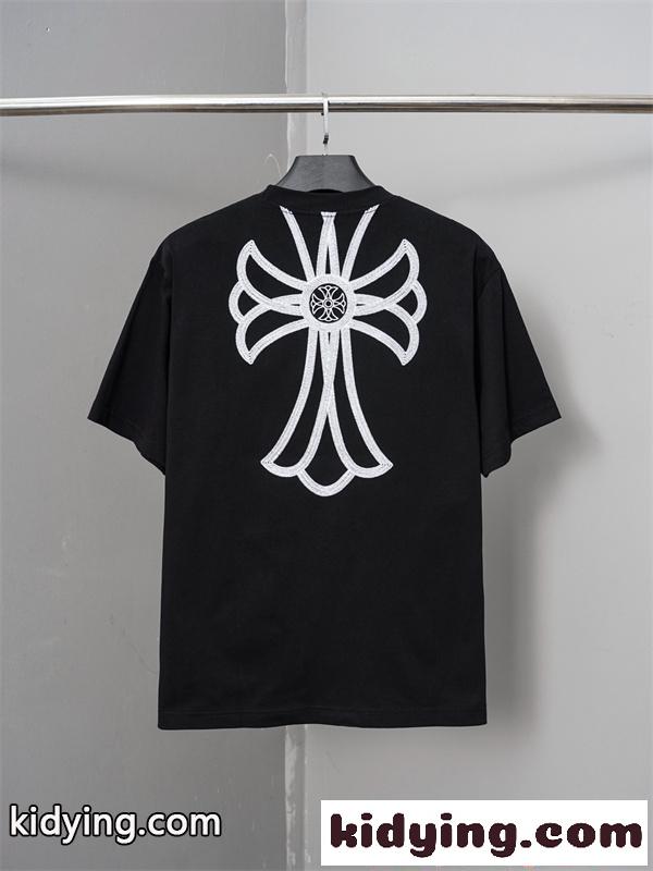 激安 刺繍Tシャツ クロムハーツ コピー CHROME HEARTS クロス刺繍 ブラック ホワイト 半袖 ビッグシルエット ストリート系 ユニセックス フラワークロス バックデザイン 高見え 夏コーデ-1