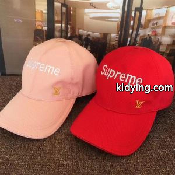 高級感を演出するSUPREMEルイヴィトンxシュプリームキャップコピーのブラック、ホワイト、ピンク、赤色のベースボールキャップ_帽子 マフラー セット_メンズファッション_スーパーコピーブランド激安通販 専門店-0